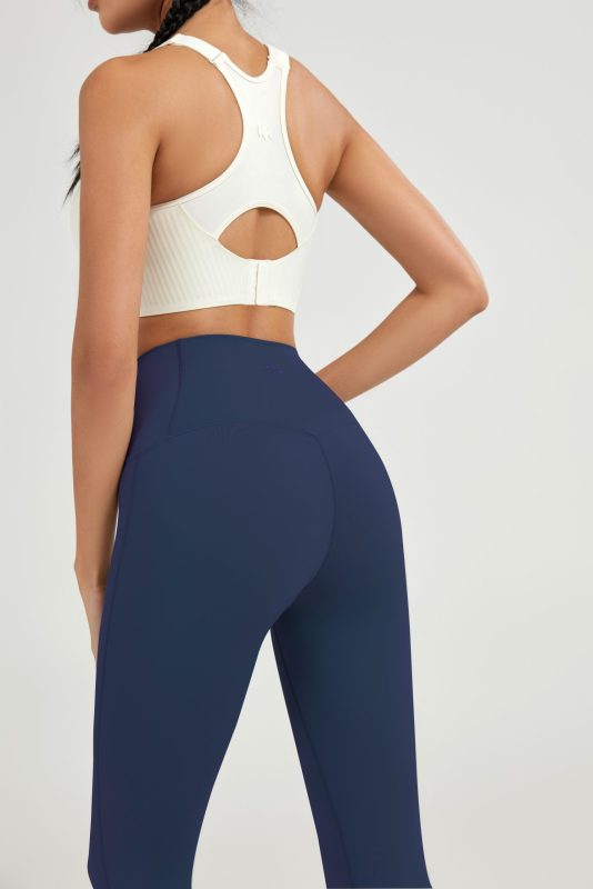 What if the 200 USD to AUD myth every Aussie traveller believes is secretly costing them 30 bucks a pop