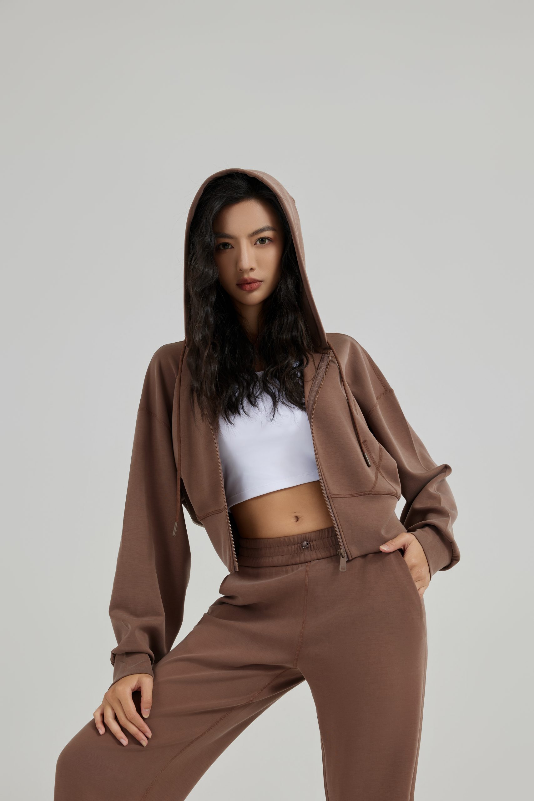 Utpala full-zip hoodie in soft fabric, perfect pre- and post-flow